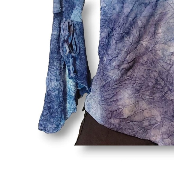 Tie dye print bell sleeve top - Picture 3 of 4